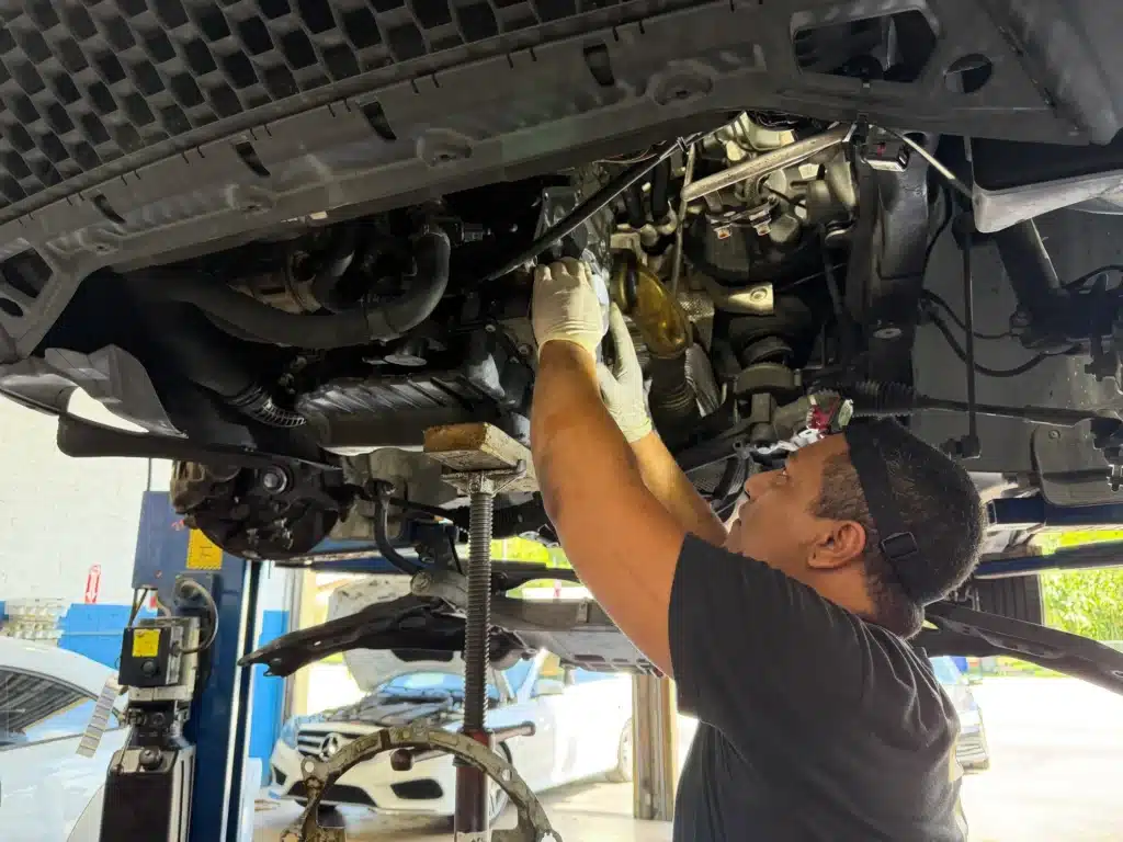 Signs of Transmission Problems in Hollywood, FL