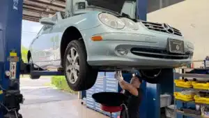 Mercedes-Benz Repair Specialist conducting repair in Hollywood, FL